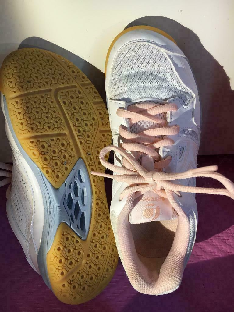 CHAUSSURES DE SPORT, Collections, Articles de Sport & Football, Comme neuf, Enlèvement ou Envoi