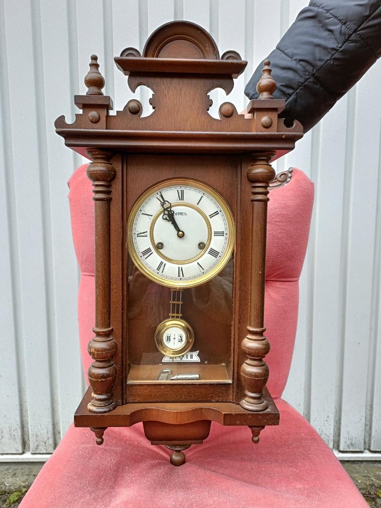 Houten wandklok, Ophalen