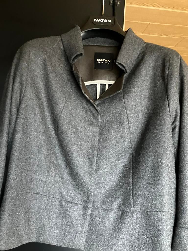 Dames mantelpakje Natan, Kleding | Dames, Kostuum of Pak, Zo goed als nieuw, Grijs, Ophalen