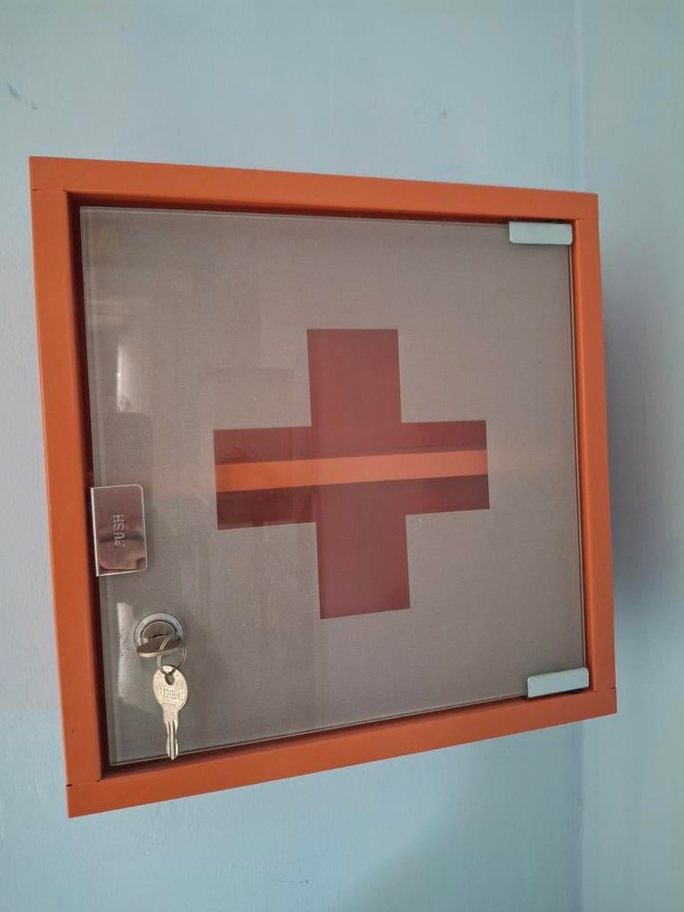 Basis medicijnkastje met 2 vakken, Ophalen, Minder dan 50 cm, Overige typen, Zo goed als nieuw