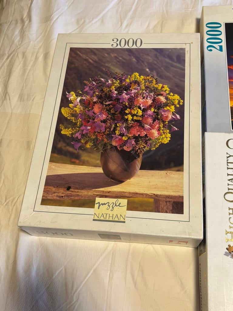 Puzzels van 2.000 en 3.000 stukjes, Ophalen, Zo goed als nieuw