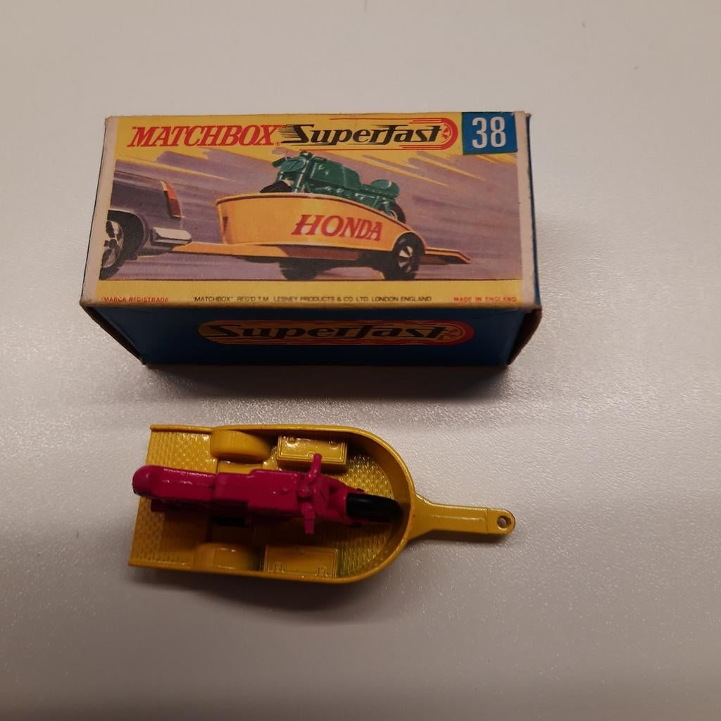 MATCHBOX N°38 NEW SUPERFAST:MOTEUR HONDA sur REMORQUE   UE., Enlèvement, Neuf, Autres types, Matchbox