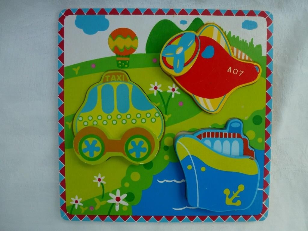 puzzle en bois incrusté 6 pièces avion, taxi, bateau, Enlèvement ou Envoi, Utilisé, 6 mois à 2 ans, Moins de 10 pièces