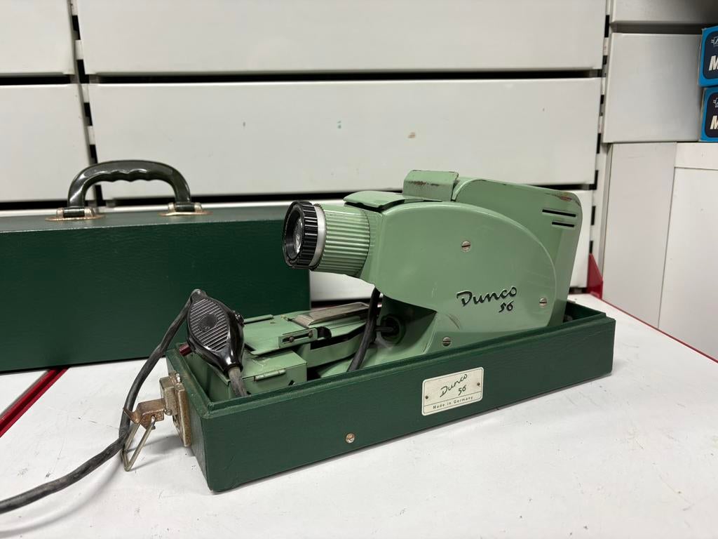 Dunco 56 - 50/60s vintage diaprojector, Antiek en Kunst, Ophalen