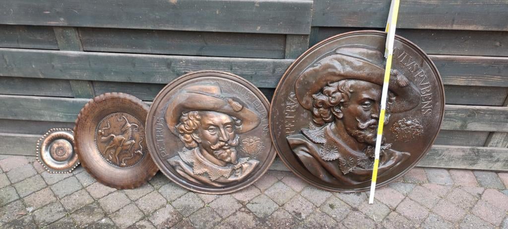 Rubens wandplaat, Dieren en Toebehoren