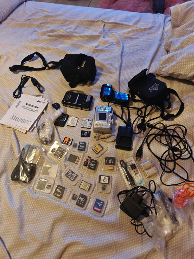 Lot de 3 appareils photo et caméras., TV, Hi-fi & Vidéo, Enlèvement ou Envoi, Utilisé