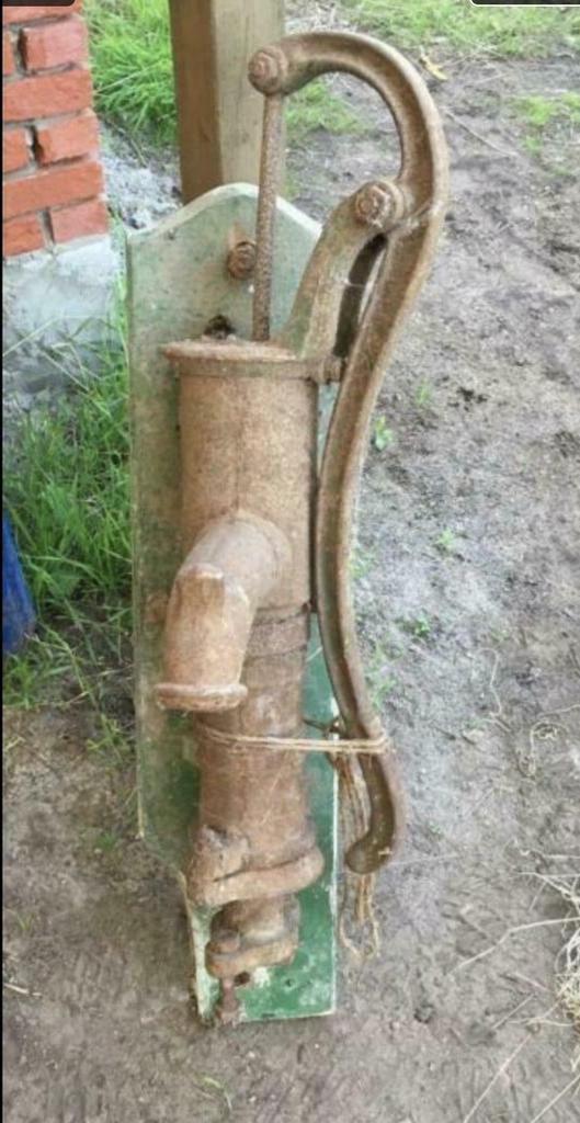 oude antieke waterpomp, Enlèvement