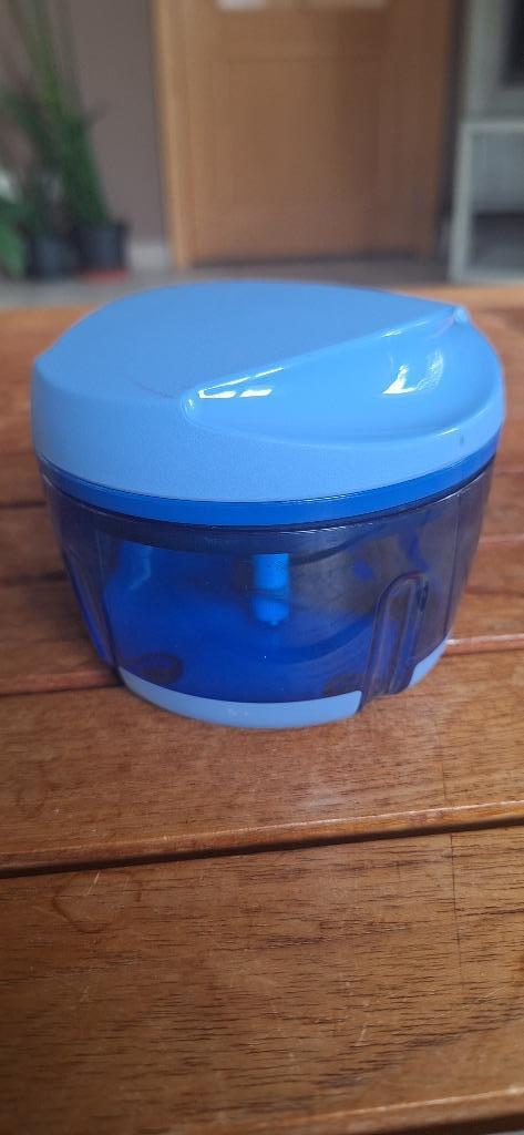 Hachoir à oignons et légumes Tupperware Mini Quick Chef., Enlèvement ou Envoi, Neuf, Bleu