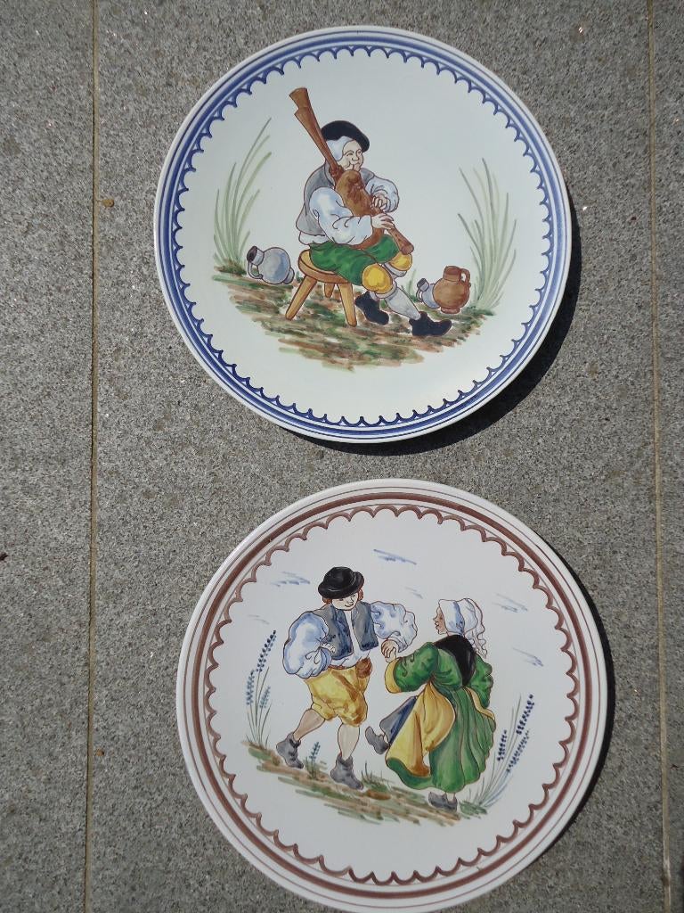 CHARLIER LEUVEN keramiek handpainted 2 grote Breugel borden, Antiek en Kunst, Antiek | Keramiek en Aardewerk, Ophalen
