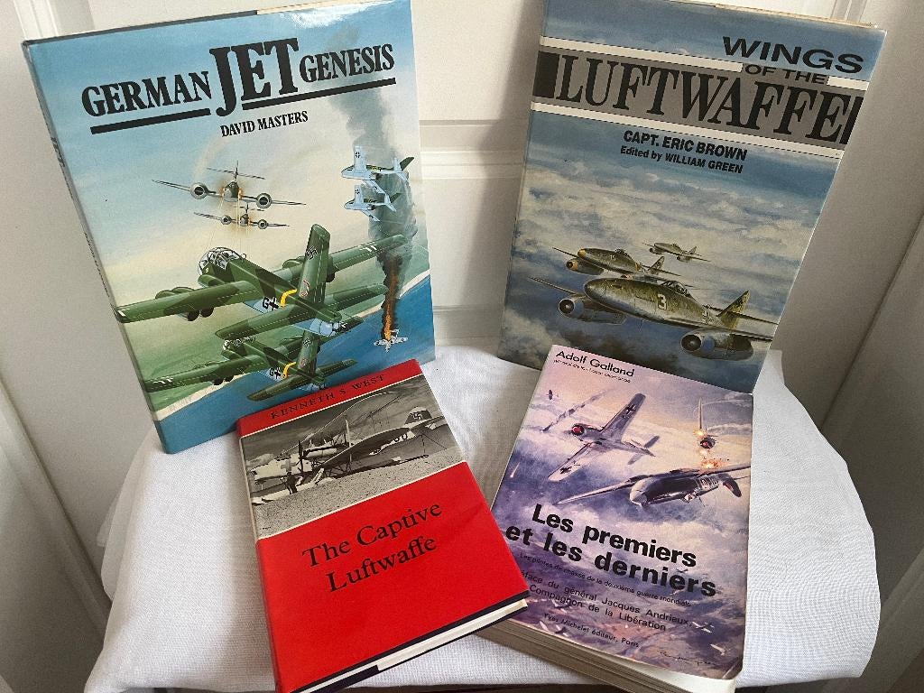 petit lot Luftwaffe WW2, Collections, Enlèvement ou Envoi, Armée de l'air, Livre ou Revue