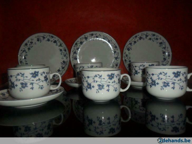 Tassen en bordjes blauw wit motief, Enlèvement ou Envoi, Utilisé, Tasse(s) et/ou soucoupe(s)