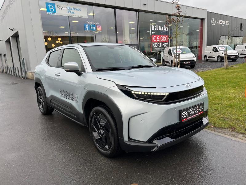 Toyota Urban Cruiser 61kw  2wd executive, Autos, Achat, 128 kW, Autres couleurs, Noir
