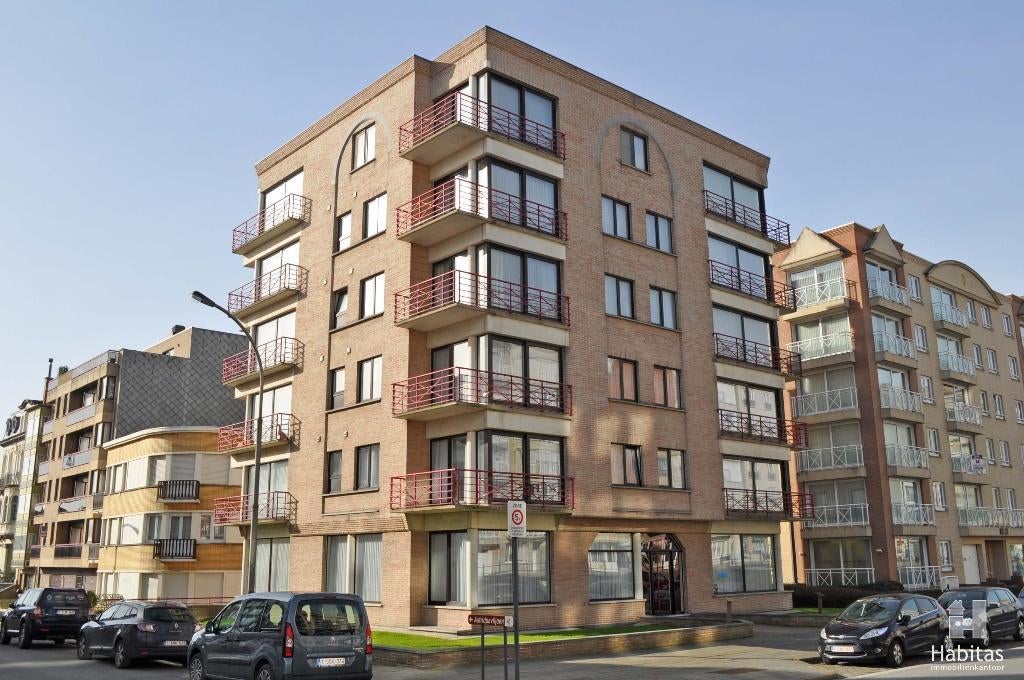 Ruim hoekappartement me 2 slaapkamers, Immo, 50 m² of meer