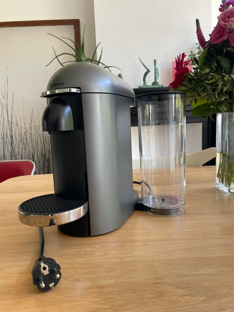 Cafetière nespresso vertuo, Enlèvement, Comme neuf, Cafetière