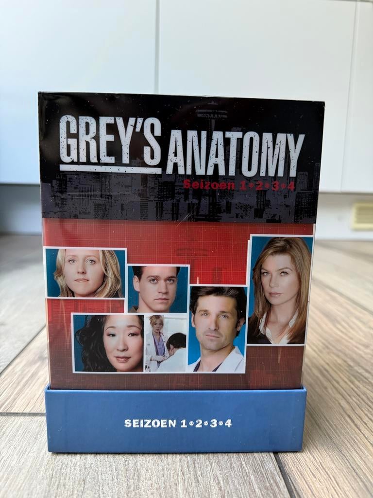 DVD-box Grey’s Anatomy seizoenen 1-4, Ophalen, Zo goed als nieuw
