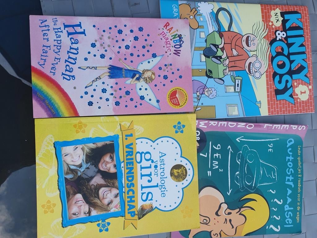 Astrologie voor vrienden,raadsels voor in de auto, magic..., Ophalen of Verzenden, Zo goed als nieuw