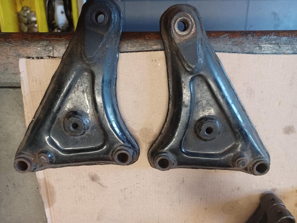 Cbx1000 motorbevestiging voorste driehoeken, Motos, Pièces | Honda, Enlèvement ou Envoi, Utilisé