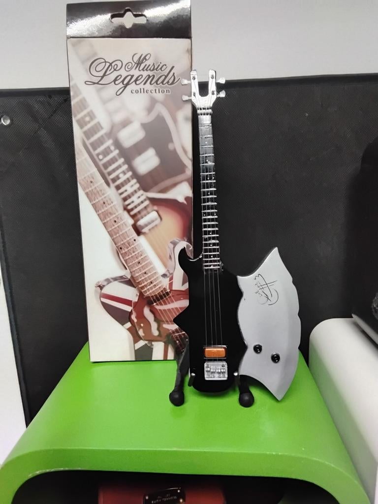 Gene Simmons Axe basgitaar miniatuur-replica, Verzamelen, Ophalen of Verzenden, Nieuw