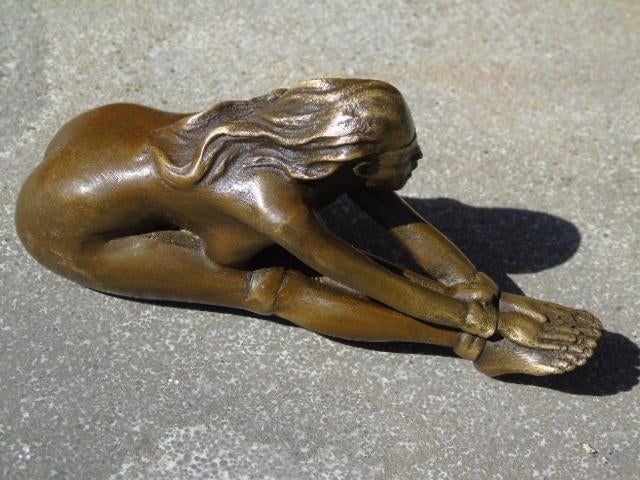 femme nue attacher et bandé en bronze signé ., Enlèvement ou Envoi, Bronze