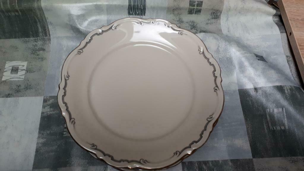 Lot de 10 Assiettes, Maison & Meubles, Enlèvement ou Envoi