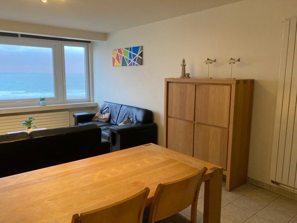 Prachtig en ruim appartement zeedijk Middelkerke + garage