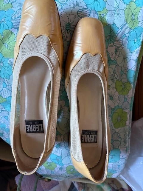 chaussures vintage taille 40, Vêtements | Femmes, Enlèvement ou Envoi, Beige, Escarpins, Comme neuf