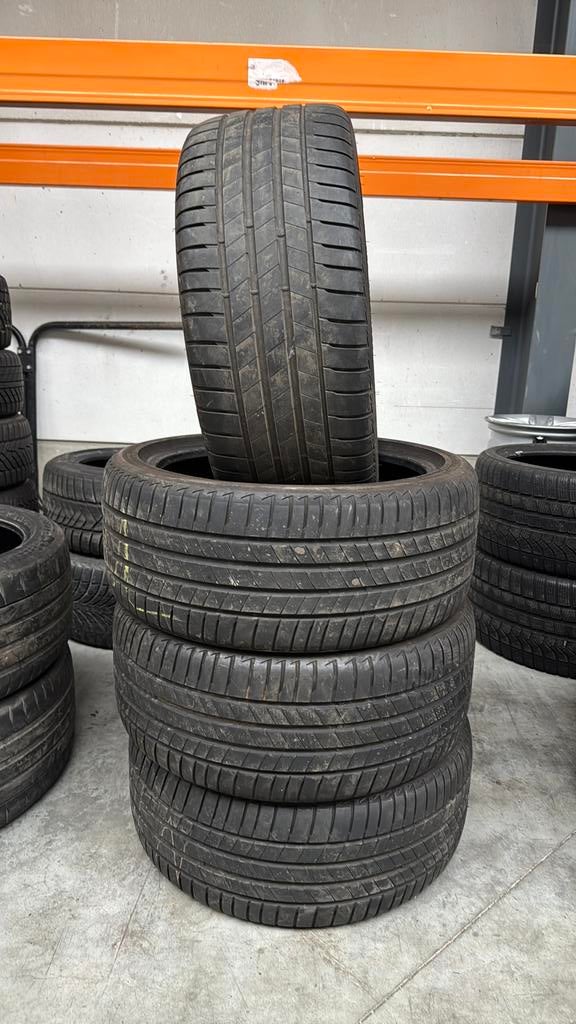2354019  235/40R19 zomer bandan merk Bridgestone, Ophalen