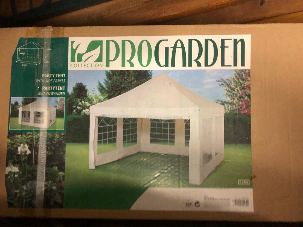 tonnelle 4x4X225.   hauteur de pointe 357CM très jolie! 185€, Jardin & Terrasse, Tente de réception, 2 mètres ou plus, Comme neuf