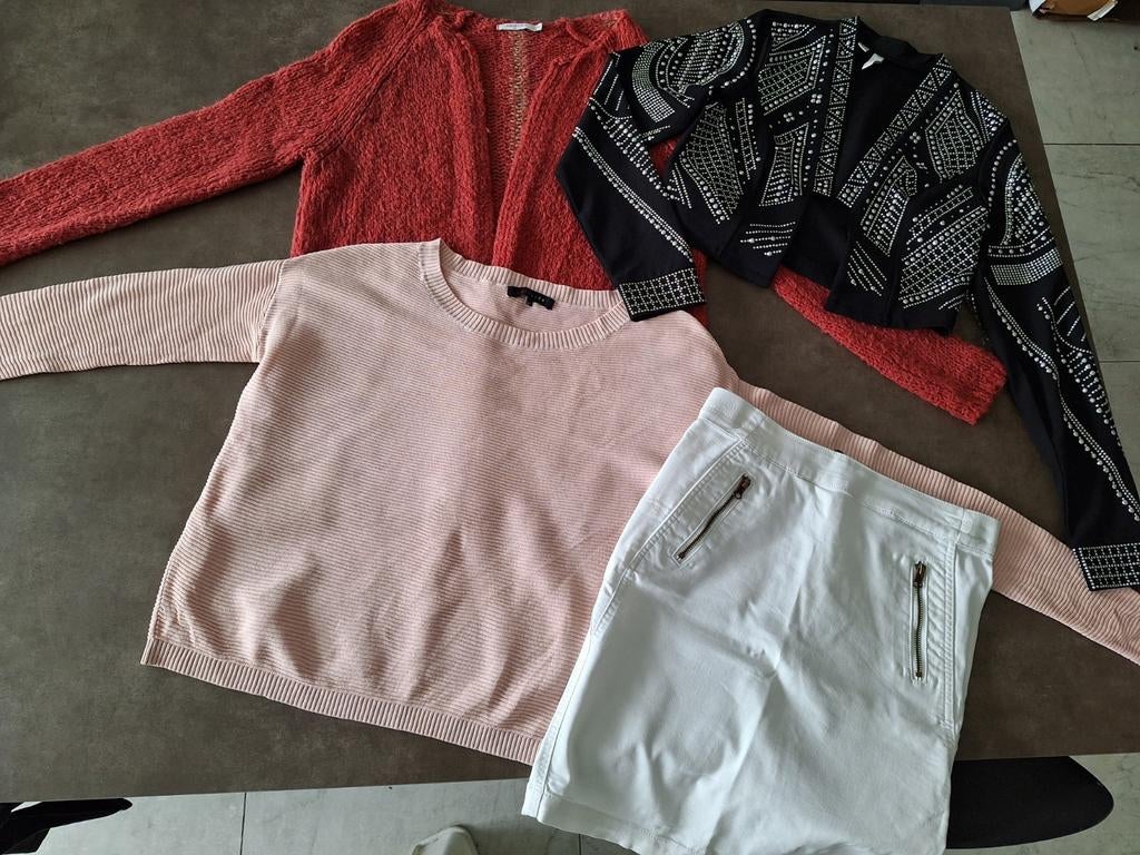 Lot dameskleding 2 stuks maat XS  samen voor 2€, Ophalen of Verzenden, Maat 34 (XS) of kleiner