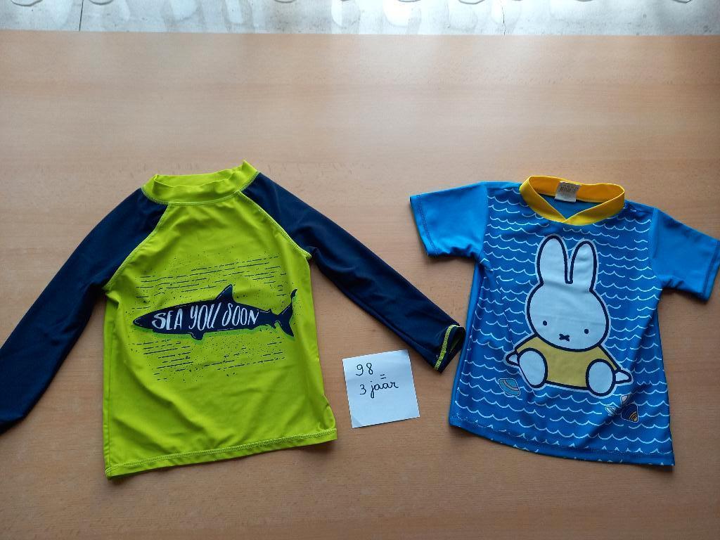 UV t-shirt maat 98, Kinderen en Baby's, Ophalen of Verzenden, Zo goed als nieuw, Jongen of Meisje, Shirt of Longsleeve