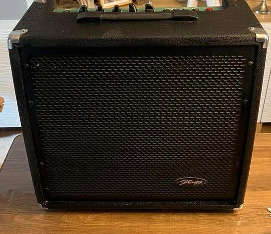Ampli basse Stagg 60 BA, Ophalen, Zo goed als nieuw