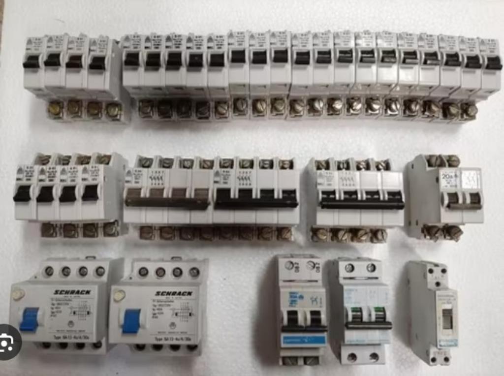 Zekeringen, differentiëlen contactor voor DIN rail montage, Ophalen of Verzenden, Gebruikt, Overige typen