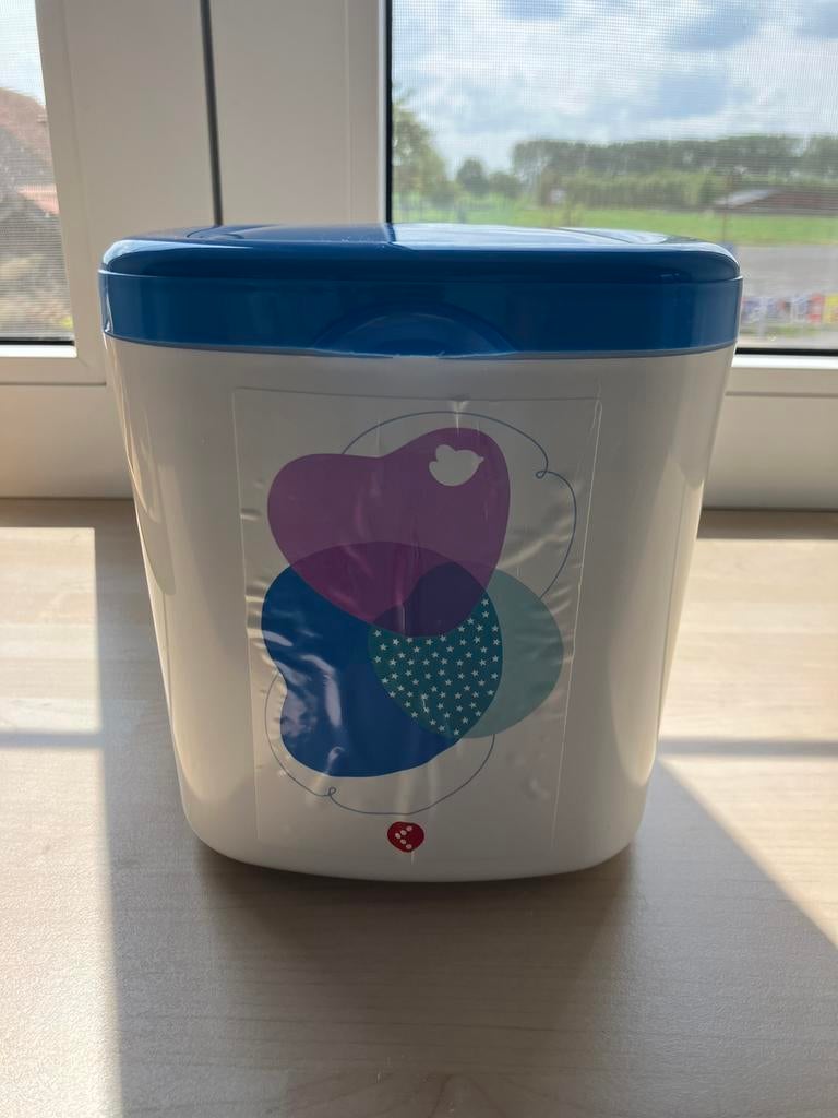 Boîte doseuse de lait en poudre de marque Kruidvat, Enfants & Bébés, Enlèvement ou Envoi, Comme neuf