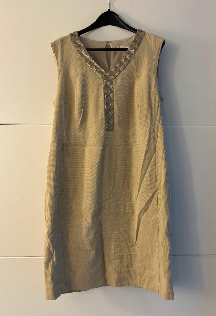 Xandres Xline beige mouwloze jurk, Beige, Maat 46/48 (XL) of groter, Ophalen of Verzenden, Knielengte