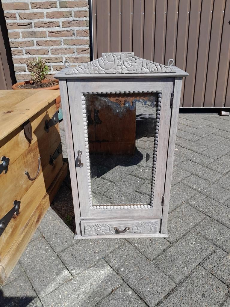 Toiletkastje, Ophalen