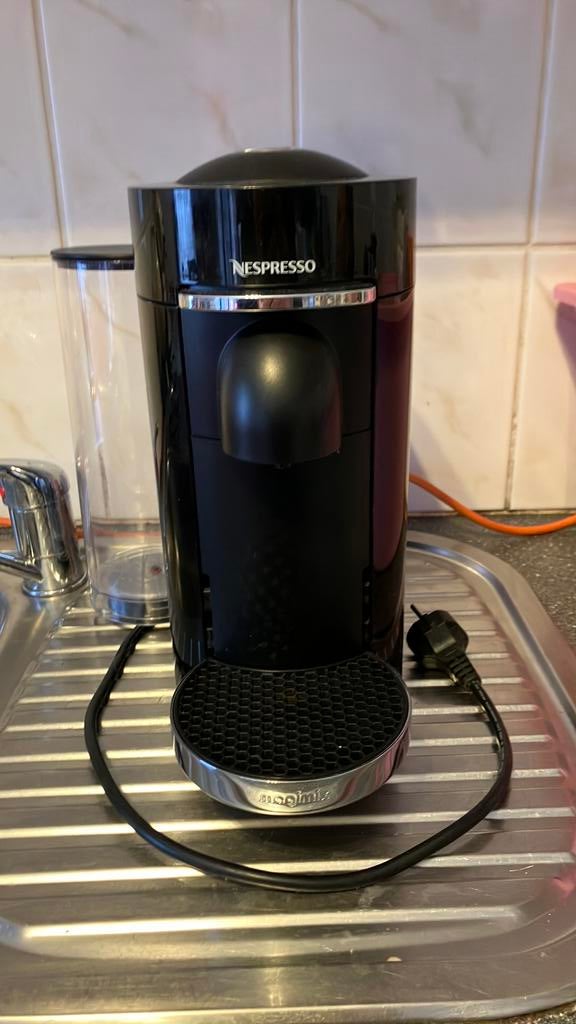 Nespresso  Vertuo koffiemachine, Ophalen, Koffiemachine, Zo goed als nieuw, 1 kopje