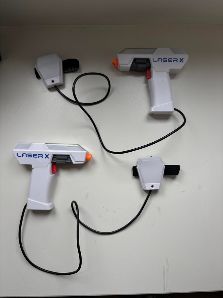 Lasergeweren, Games en Spelcomputers, Games | Sony PlayStation 1, Gebruikt, 2 spelers, Vanaf 7 jaar, Ophalen of Verzenden