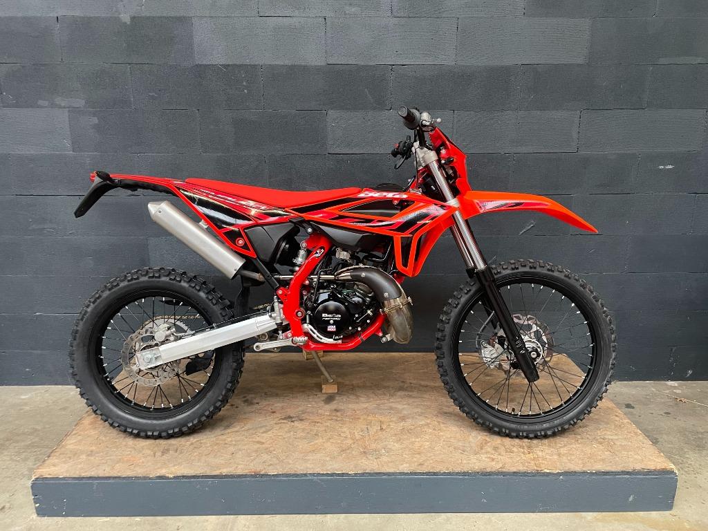 Beta RR 50 Enduro Sport 2025 Rood, 2962km nette staat AM6, Comme neuf, Enlèvement, 50 cm³, Classe B (45 km/h)