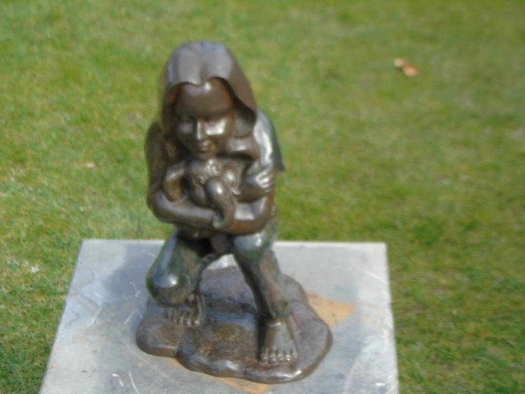 bronzen beeld van klein meisje en haar olifant, Ophalen, Zo goed als nieuw, Overige materialen, Overige typen
