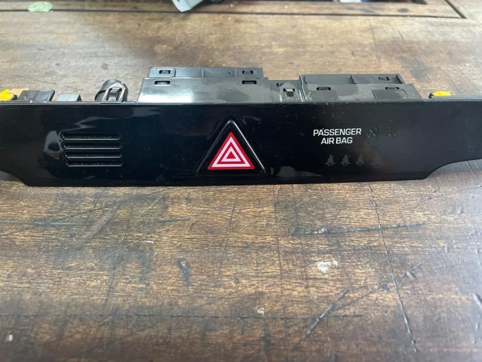 Commutateur éclairage d'urgence d'un Hyundai Tucson, Autos : Pièces & Accessoires, Enlèvement ou Envoi, 3 mois de garantie, Utilisé