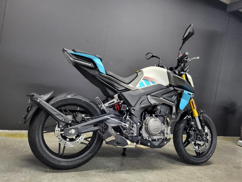 Morbidelli F352 (A2) (2+3 jaar garantie), Entreprise, 2 cylindres, Permis Moto A2 minimum, 12 à 35 kW