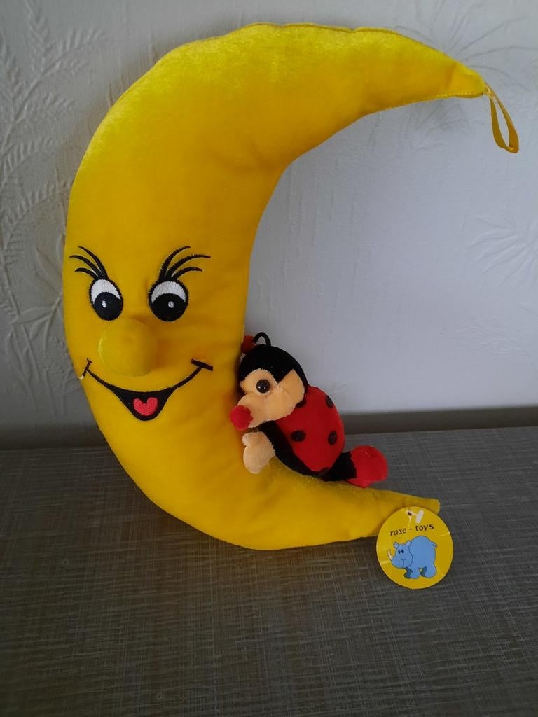 Maan knuffel met kevertje., Ophalen of Verzenden, Zo goed als nieuw
