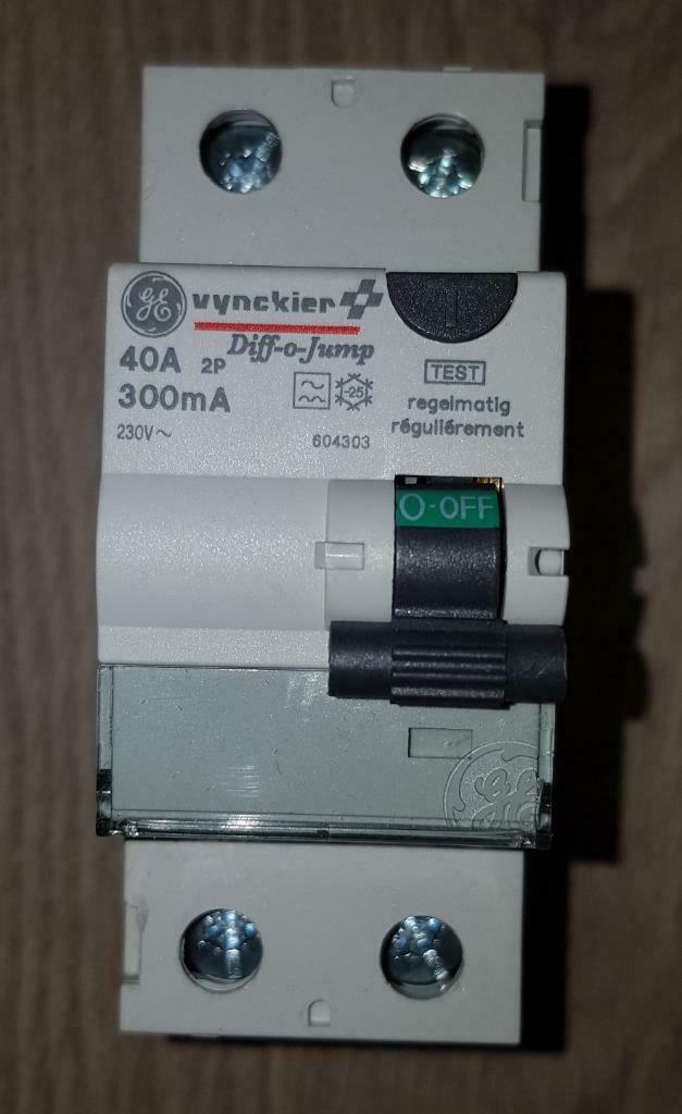 differentieel schakelaar 2p 40A 300mA - Vynckier, Enlèvement, Neuf, Interrupteur