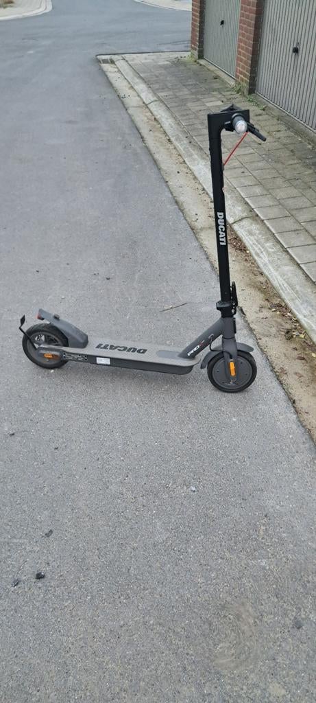2x ducati elektrische step, Fietsen en Brommers, Ophalen