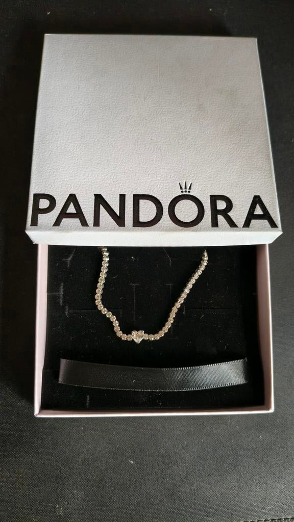 Sprankelend Hart Tennisarmband
Sterlingzilver
Pandora, Ophalen of Verzenden