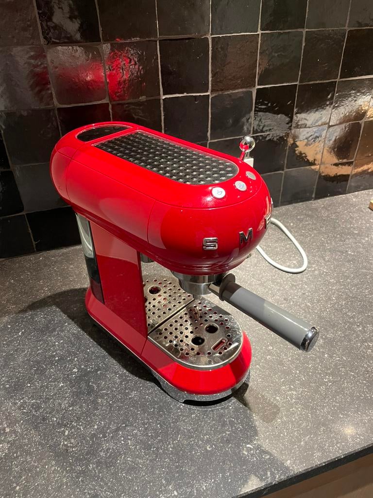 SMEG espresso koffiemachine, Elektronische apparatuur, Koffiezetapparaten, Ophalen, Koffiemachine, Zo goed als nieuw, Afneembaar waterreservoir