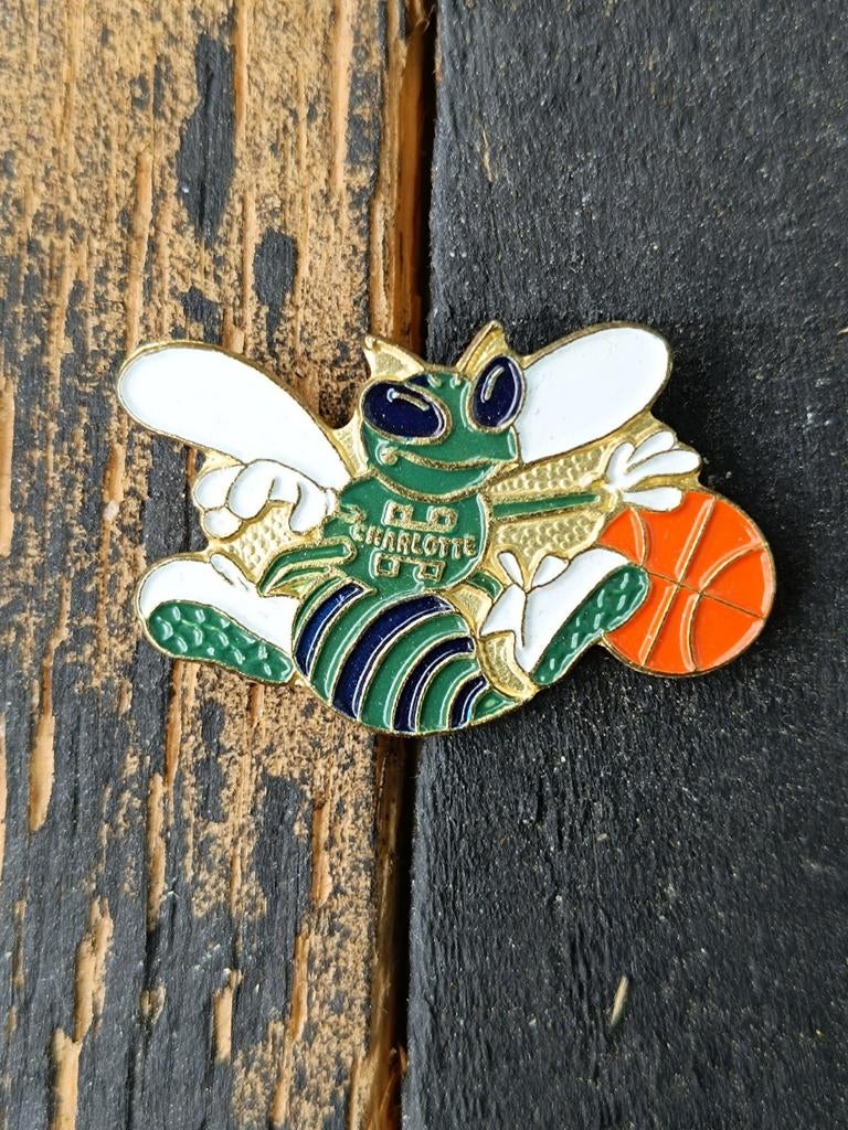 Charlotte Hornets vintage pin, Enlèvement ou Envoi, Comme neuf