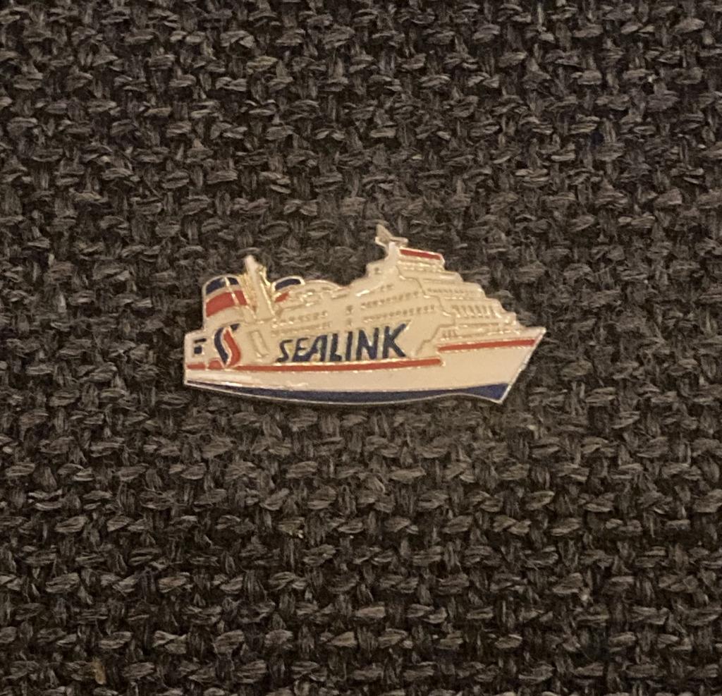 PIN - SEALINK - BOOT - BATEAU - BOAT - FERRY, Verzenden, Gebruikt, Transport, Speldje of Pin