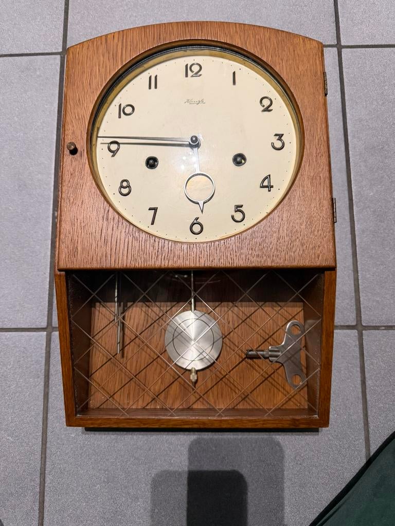 Vintage Kienzle wandklok met slinger, mechanisch (opknapper), Antiek en Kunst, Antiek | Klokken, Ophalen