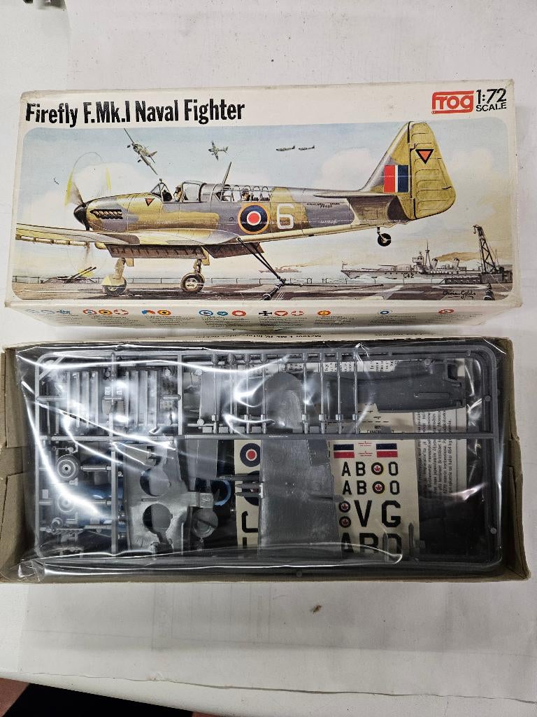 BOUWDOOS       FROG    FAIREY FIREFLY, Verzenden